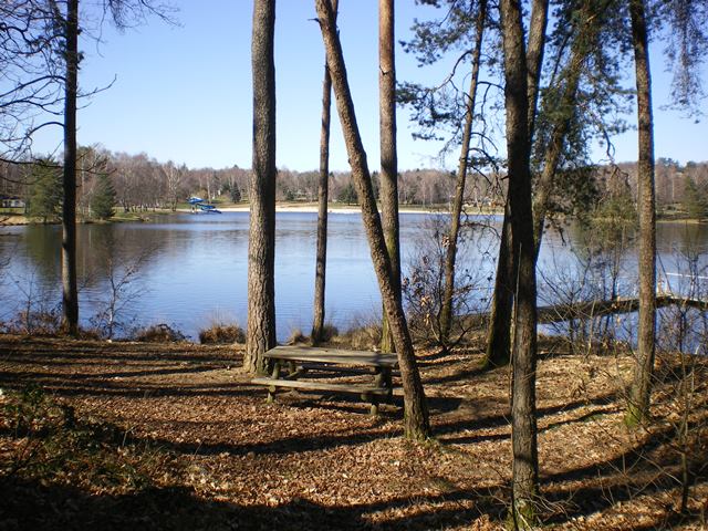 Pique nique au bord du Lac de Miel