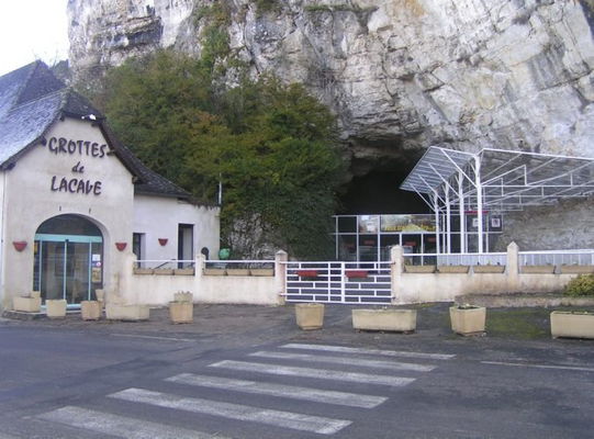 Accueil des grottes de Lacave, dans le Lot pres de Rocamadour