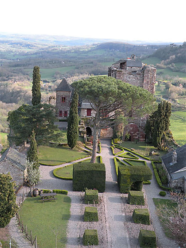 Jardin du chateau de Turenne