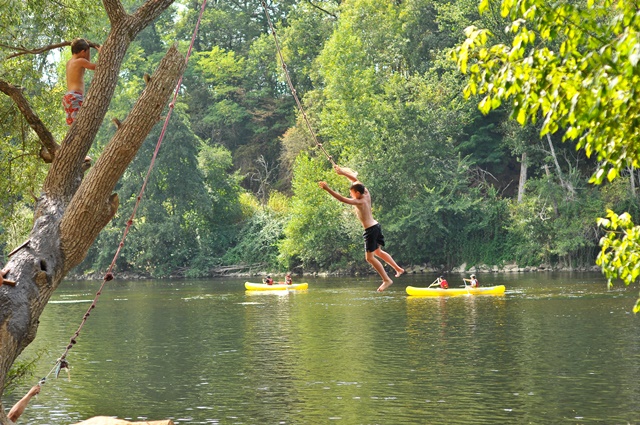 Baignade dans la Dordogne